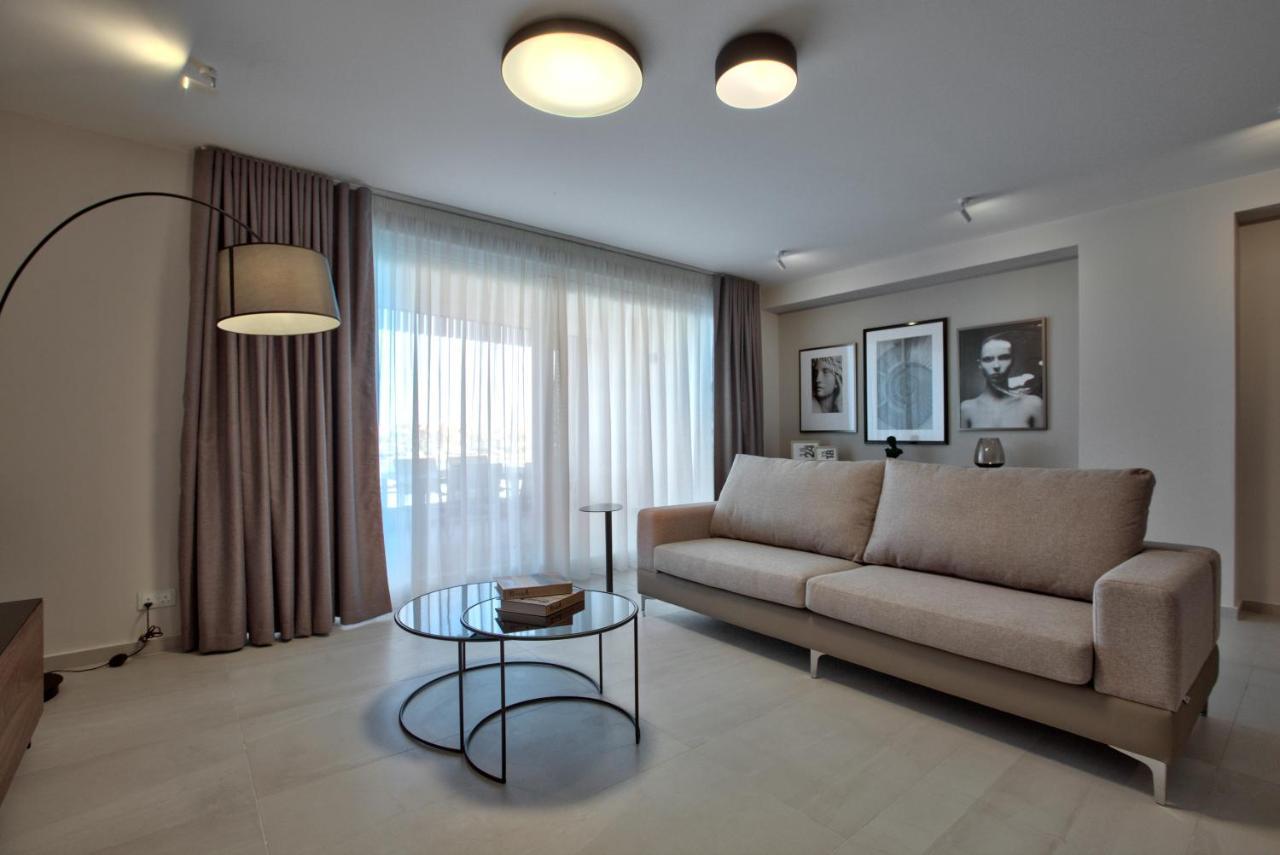 Sea Front Spacious Valletta Views Apartments Sliema Exteriör bild