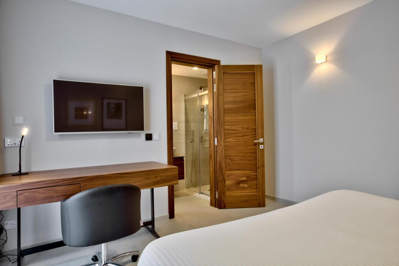 Sea Front Spacious Valletta Views Apartments Sliema Exteriör bild