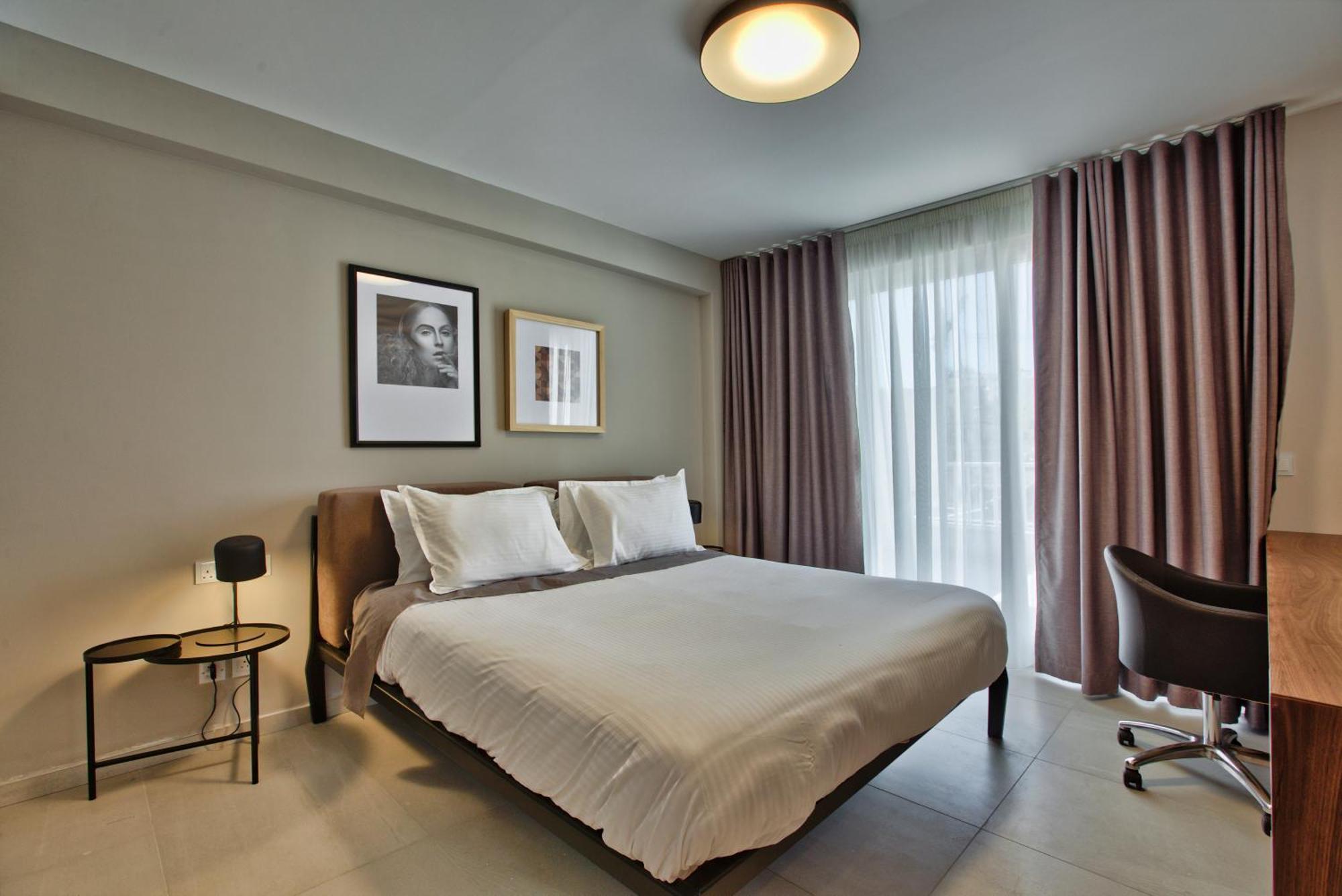 Sea Front Spacious Valletta Views Apartments Sliema Exteriör bild